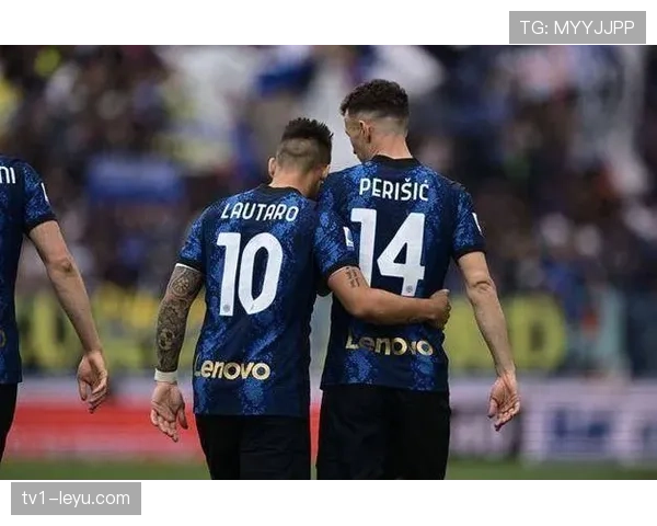 Lautaro在训练场刻苦训练，坚定展现成为球队核心的决心