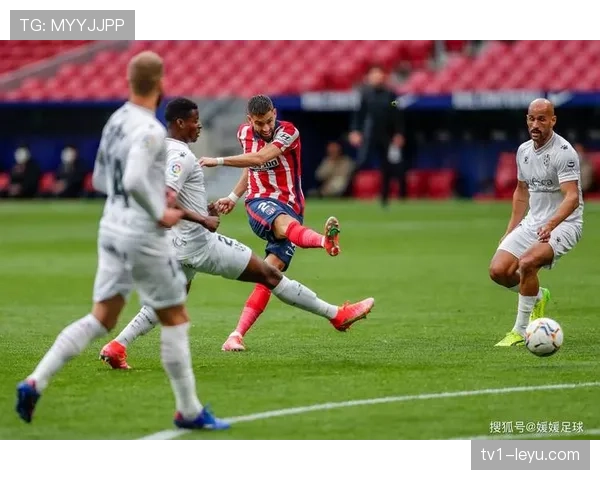 塞维利亚球员在关键比赛中表现出色，助力球队争取更强竞争力。